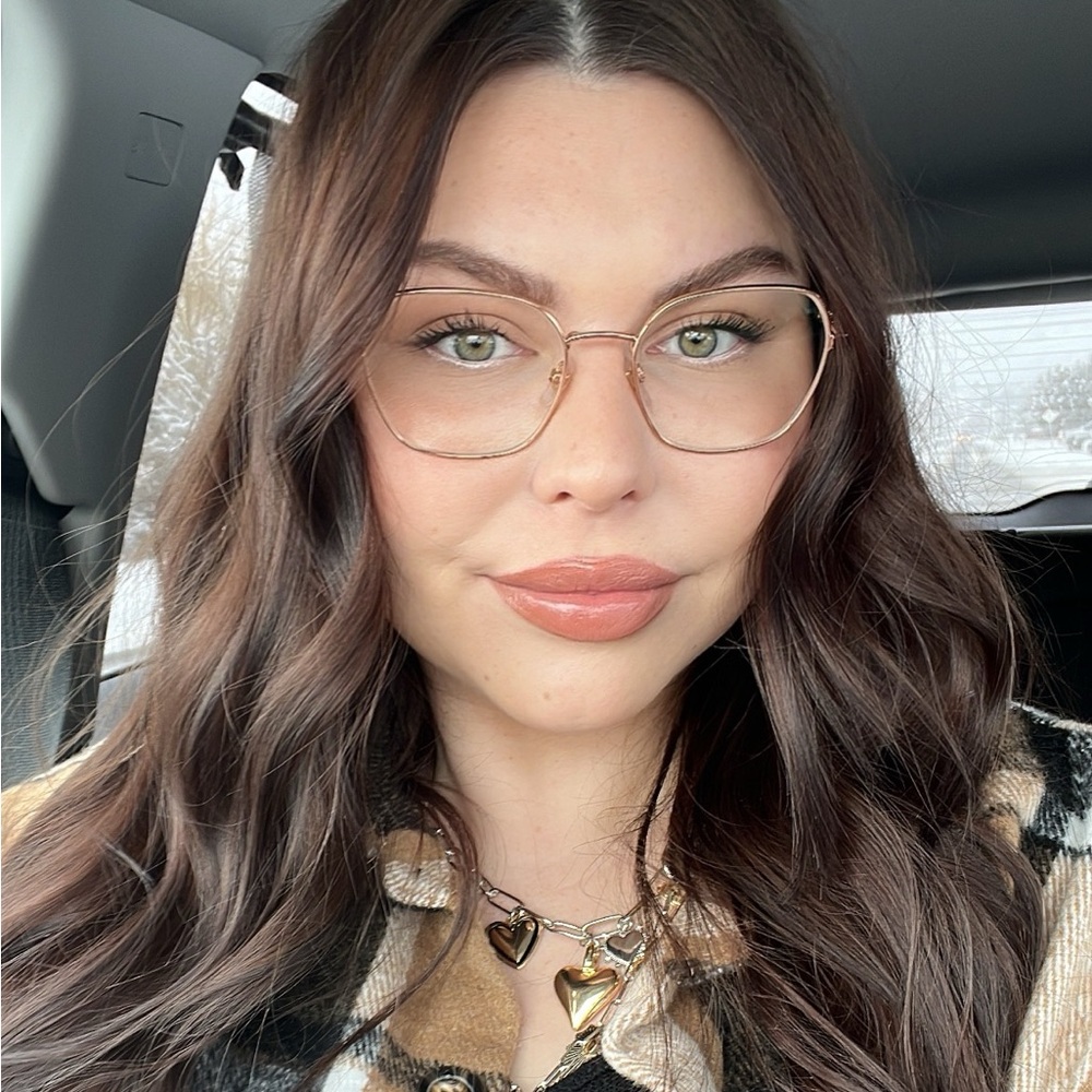 Meet your Posher, Haley